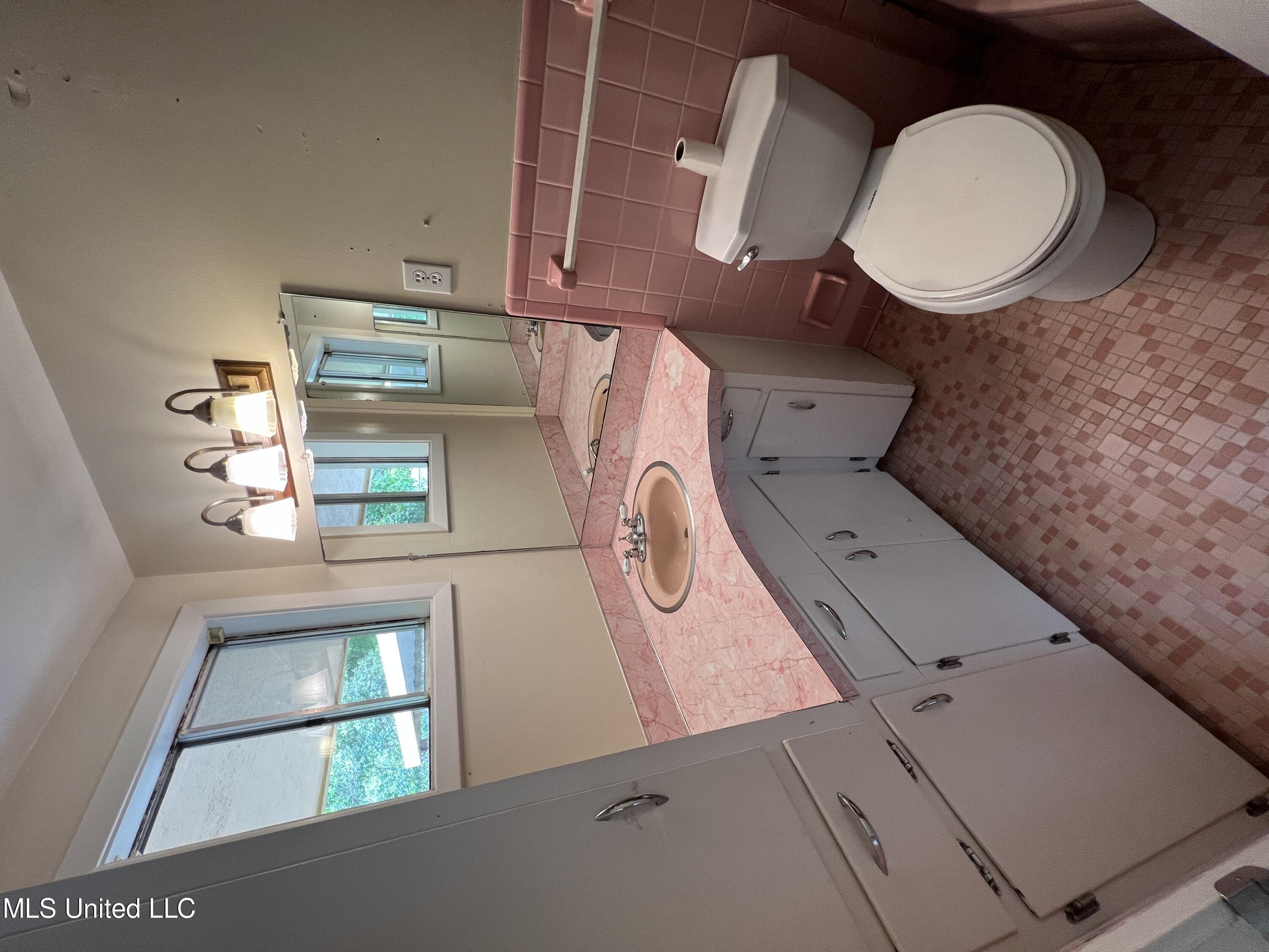 1325 Adkins Boulevard Jackson, MS 39211 - Photo 7 of 17 973B702B-0A9E-44EF-9099-08BBF93747ED