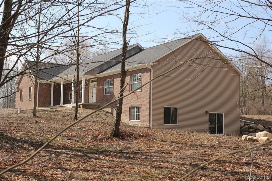 9155 Denton Hill Road Fenton, MI 48430 - Photo 27 of 31 IMG_7028.JPG