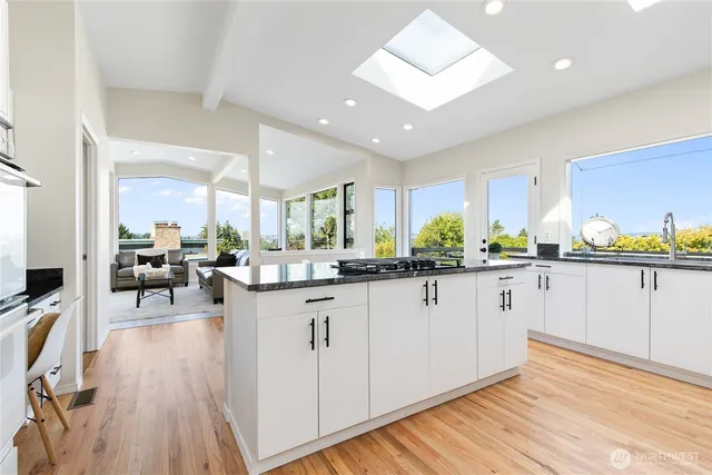 $4,500,000 | 8840 Northeast 24th Street, Clyde Hill, WA 98004