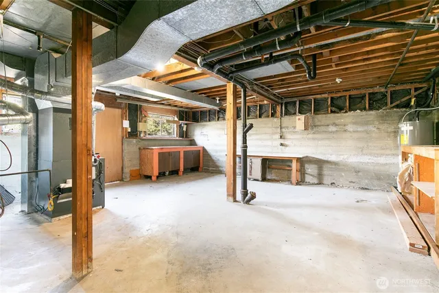 $4,500,000 | 8840 Northeast 24th Street, Clyde Hill, WA 98004