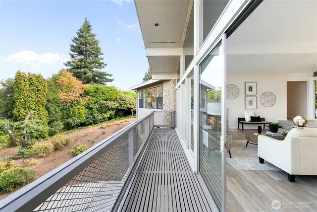 $4,500,000 | 8840 Northeast 24th Street, Clyde Hill, WA 98004