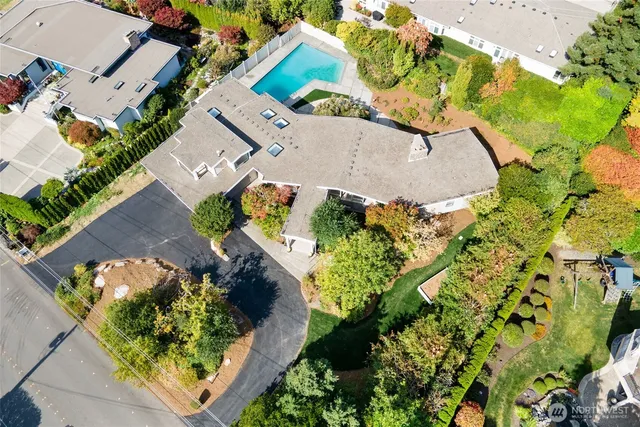 $4,500,000 | 8840 Northeast 24th Street, Clyde Hill, WA 98004