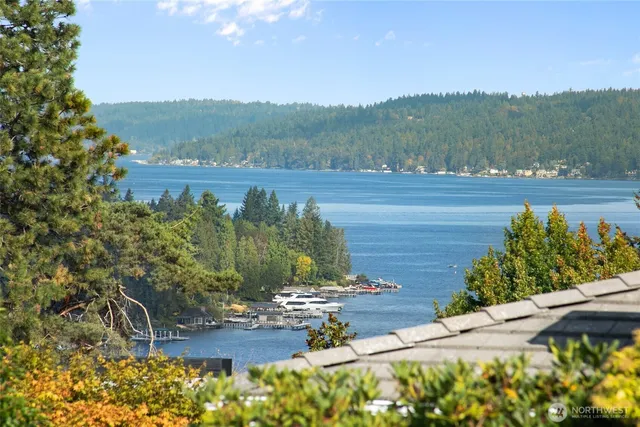 $4,500,000 | 8840 Northeast 24th Street, Clyde Hill, WA 98004