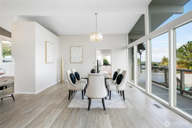 $4,500,000 | 8840 Northeast 24th Street, Clyde Hill, WA 98004