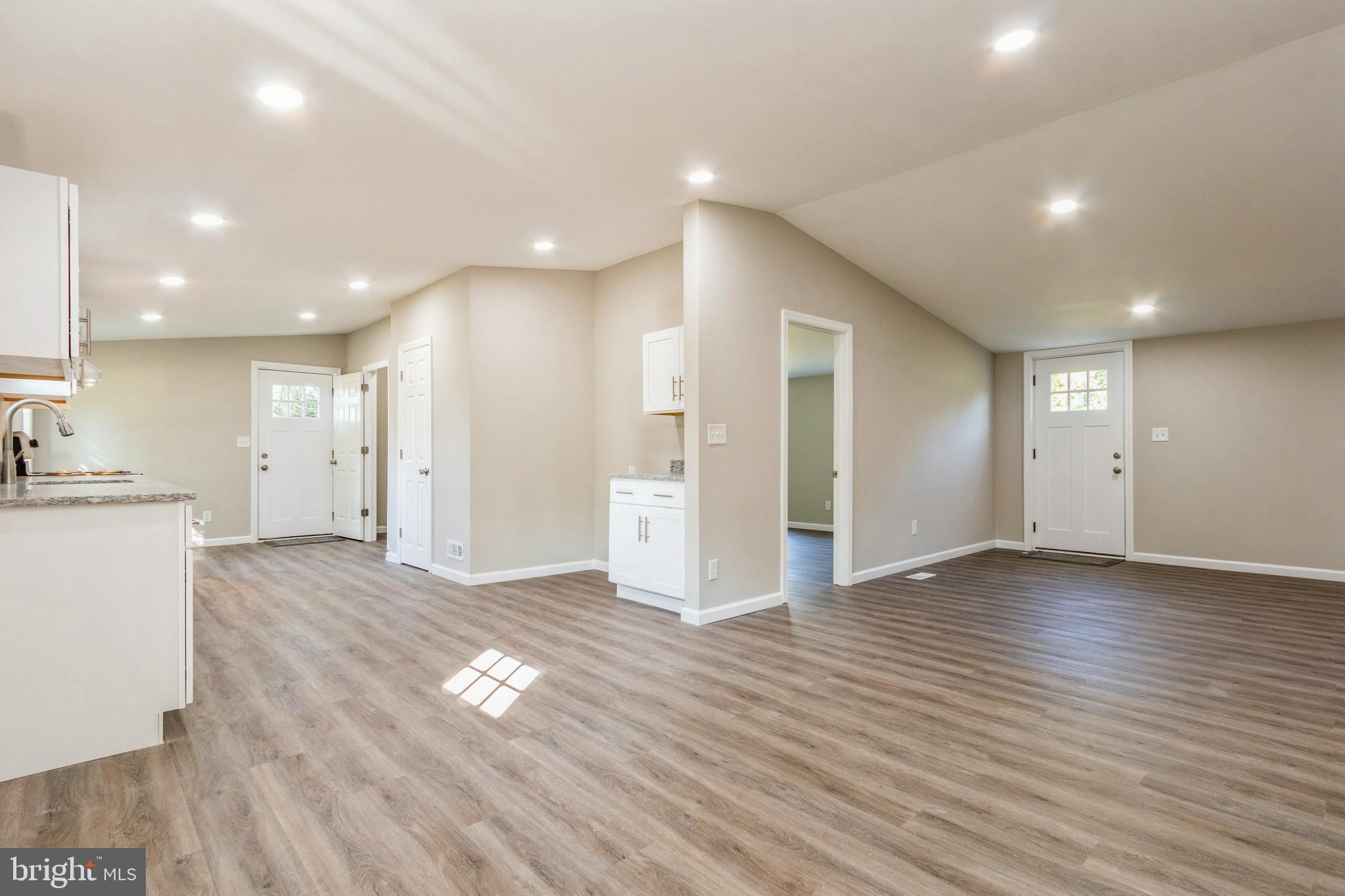 286 Landing Road Newport, NJ 08345 - Photo 3 of 10