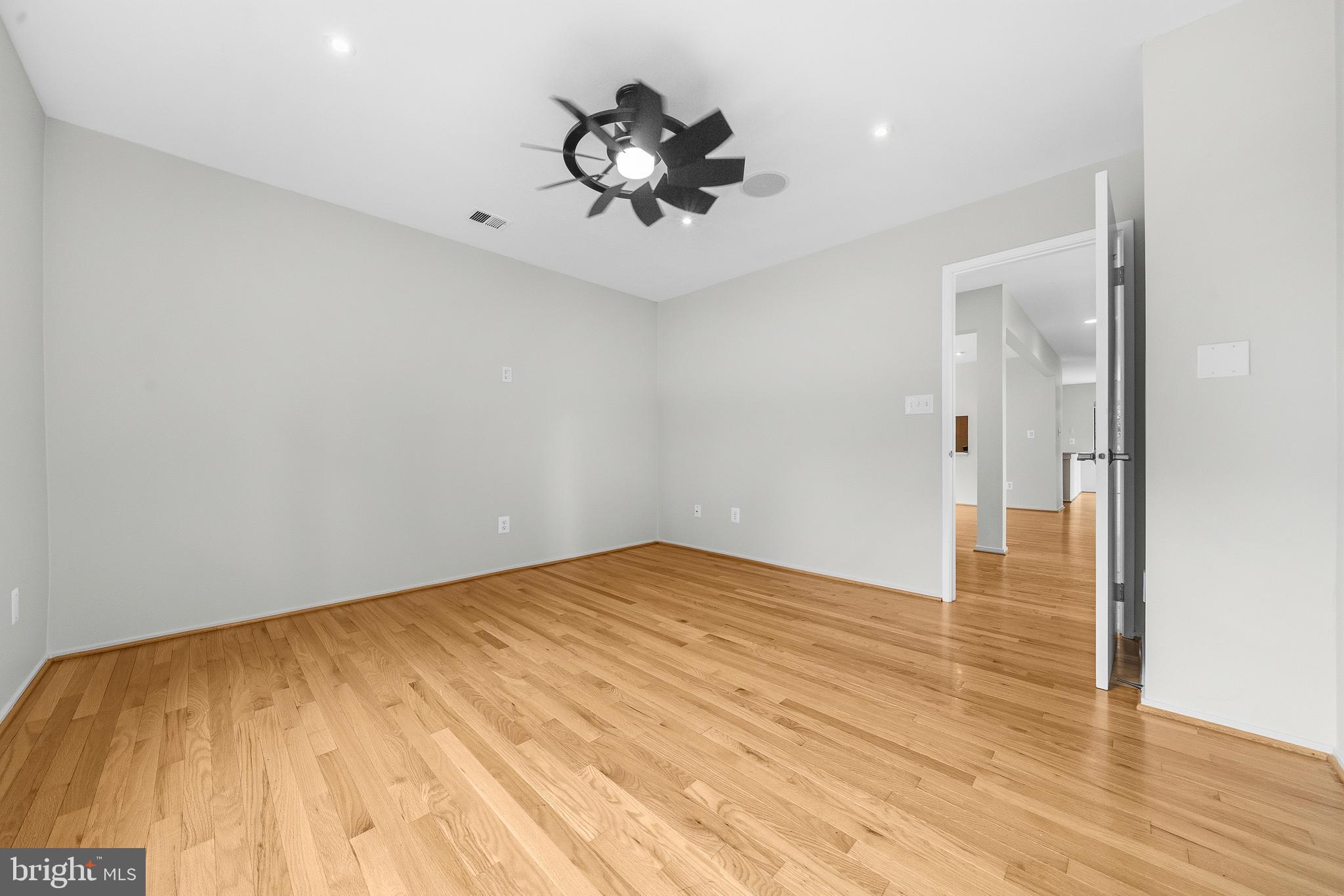 2105 South Bay Lane Reston, VA 20191 - Photo 19 of 71