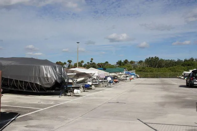 a view of a yard with a sitting area