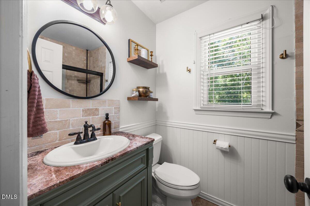 509 Jordan Ridge Lane Raleigh, NC 27603 - Photo 14 of 25 Full bath 2 Upstairs