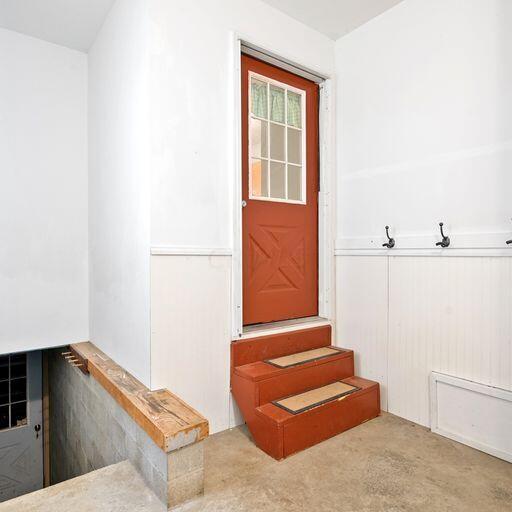 12342 Basil Road Northwest Baltimore, OH 43105 - Photo 27 of 48 Mudroom Entry