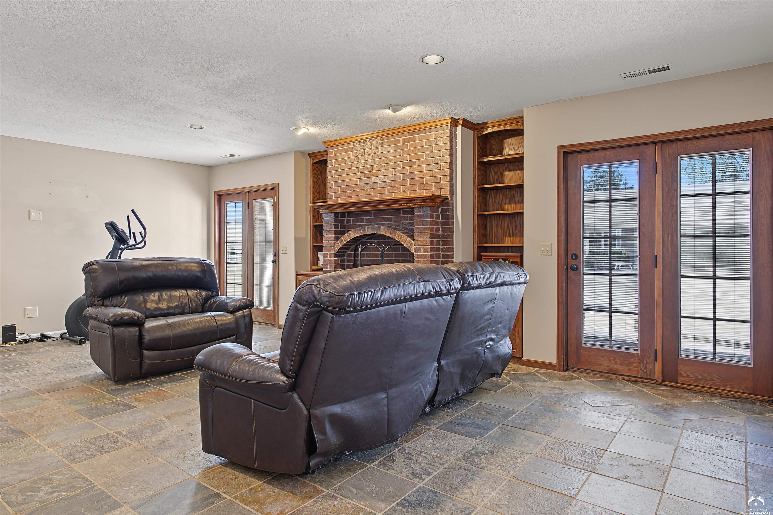 1071 East 1400th Road Lawrence, KS 66046 - Photo 40 of 64 Gallery Image 40