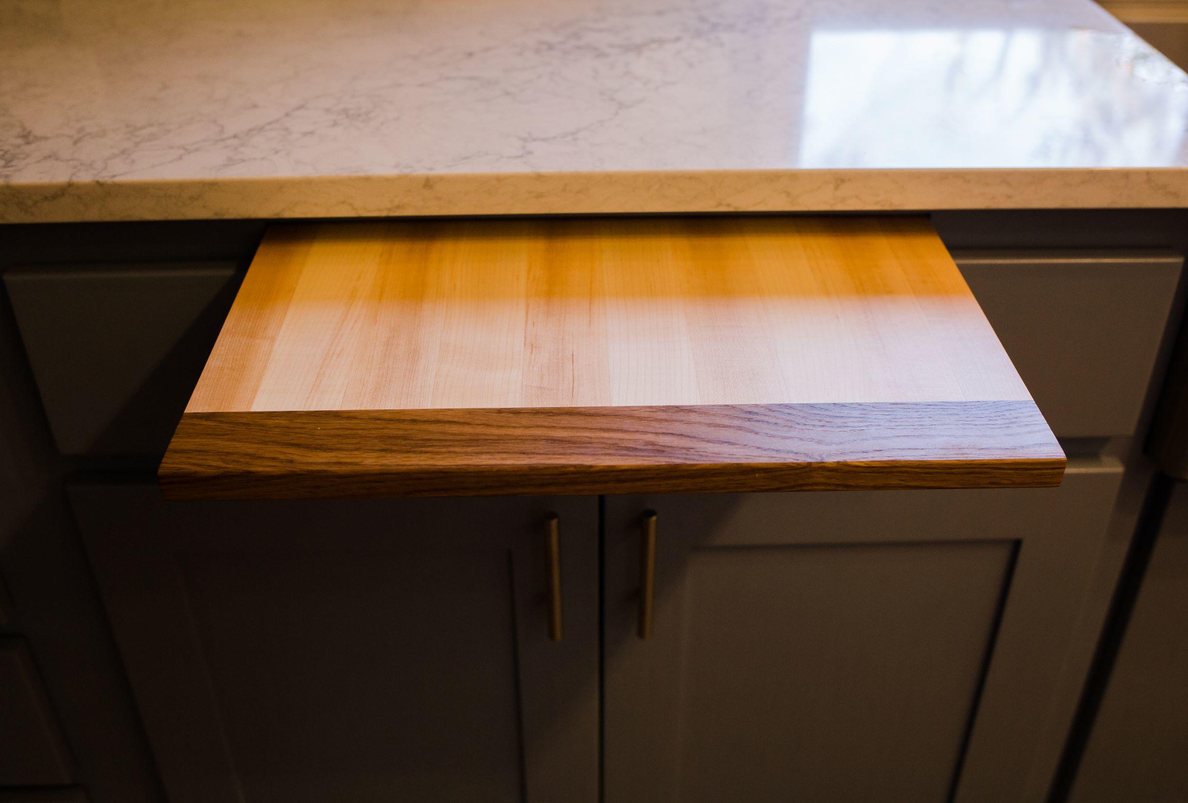 837 Ridgeway Circle Medford, OR 97504 - Photo 11 of 35 New Quartz Countertops and custom cuttin