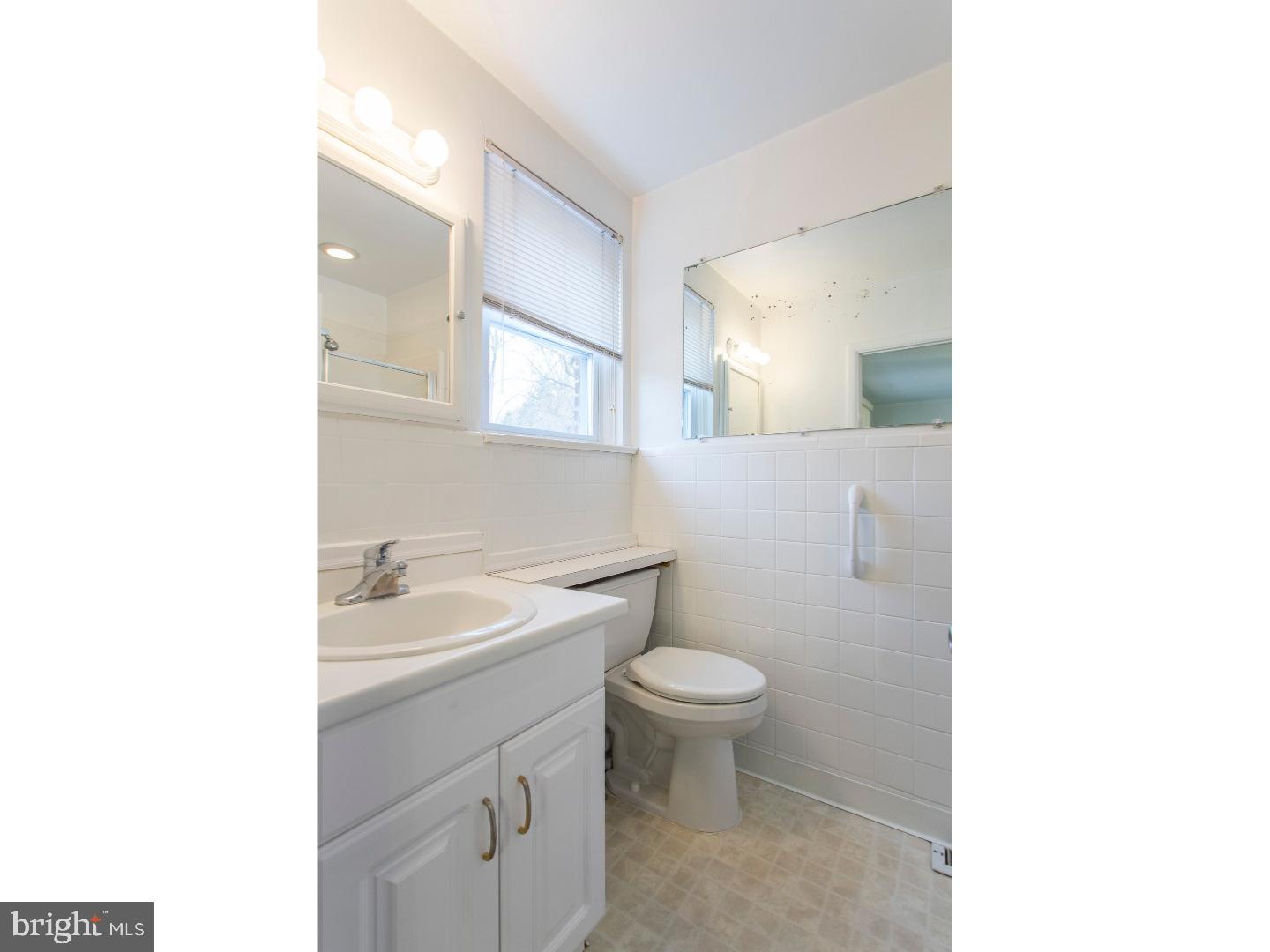 614 Wanamaker Road Jenkintown, PA 19046 - Photo 16 of 20 Master Bathroom