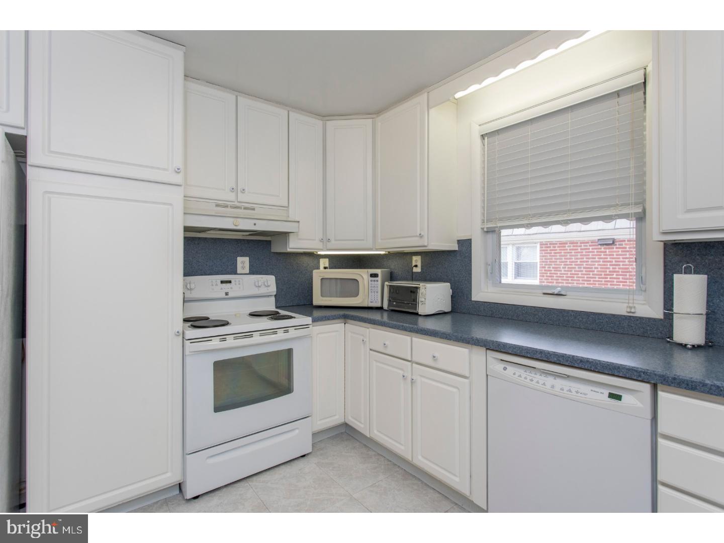 614 Wanamaker Road Jenkintown, PA 19046 - Photo 6 of 20 Kitchen