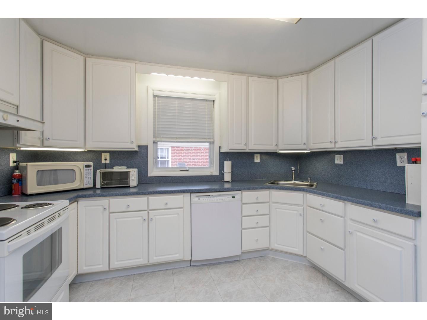 614 Wanamaker Road Jenkintown, PA 19046 - Photo 7 of 20 Kitchen