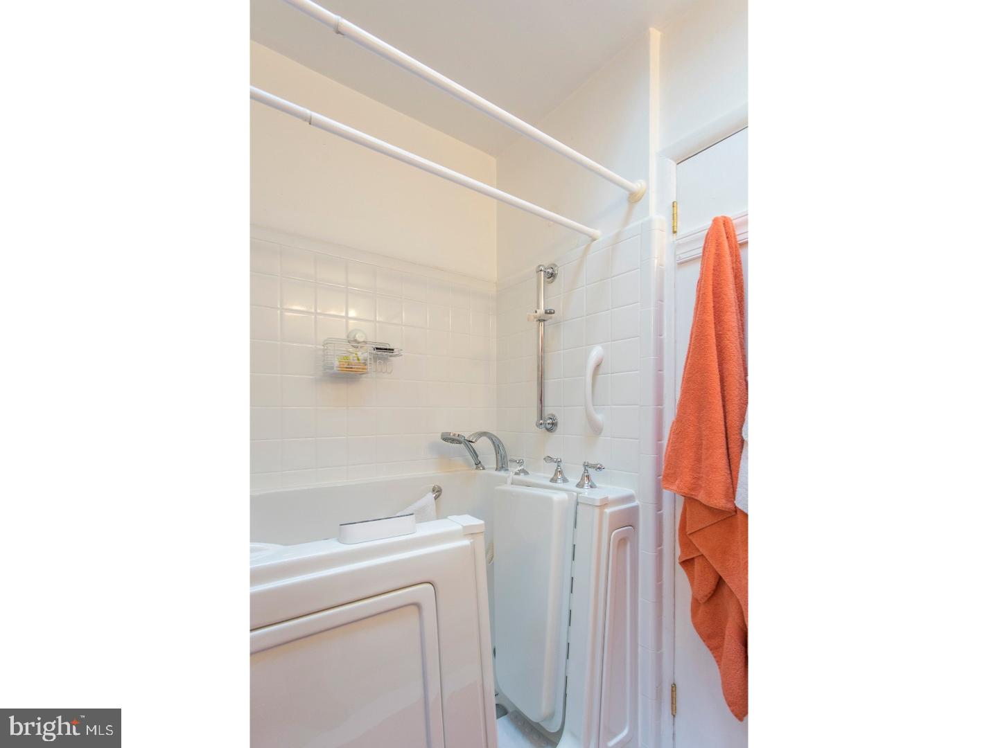 614 Wanamaker Road Jenkintown, PA 19046 - Photo 10 of 20 Bathroom
