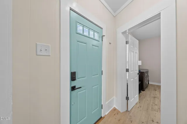 a en suite bathroom with a toilet