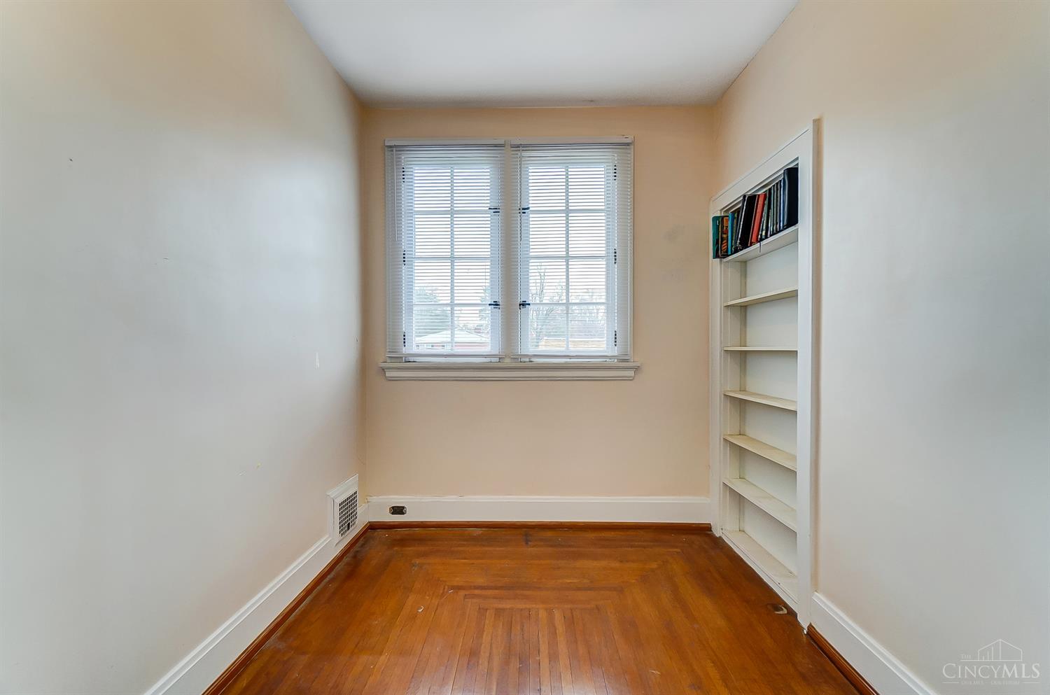 6420 Montgomery Road Cincinnati, OH 45213 - Photo 13 of 15 Gallery Image 13