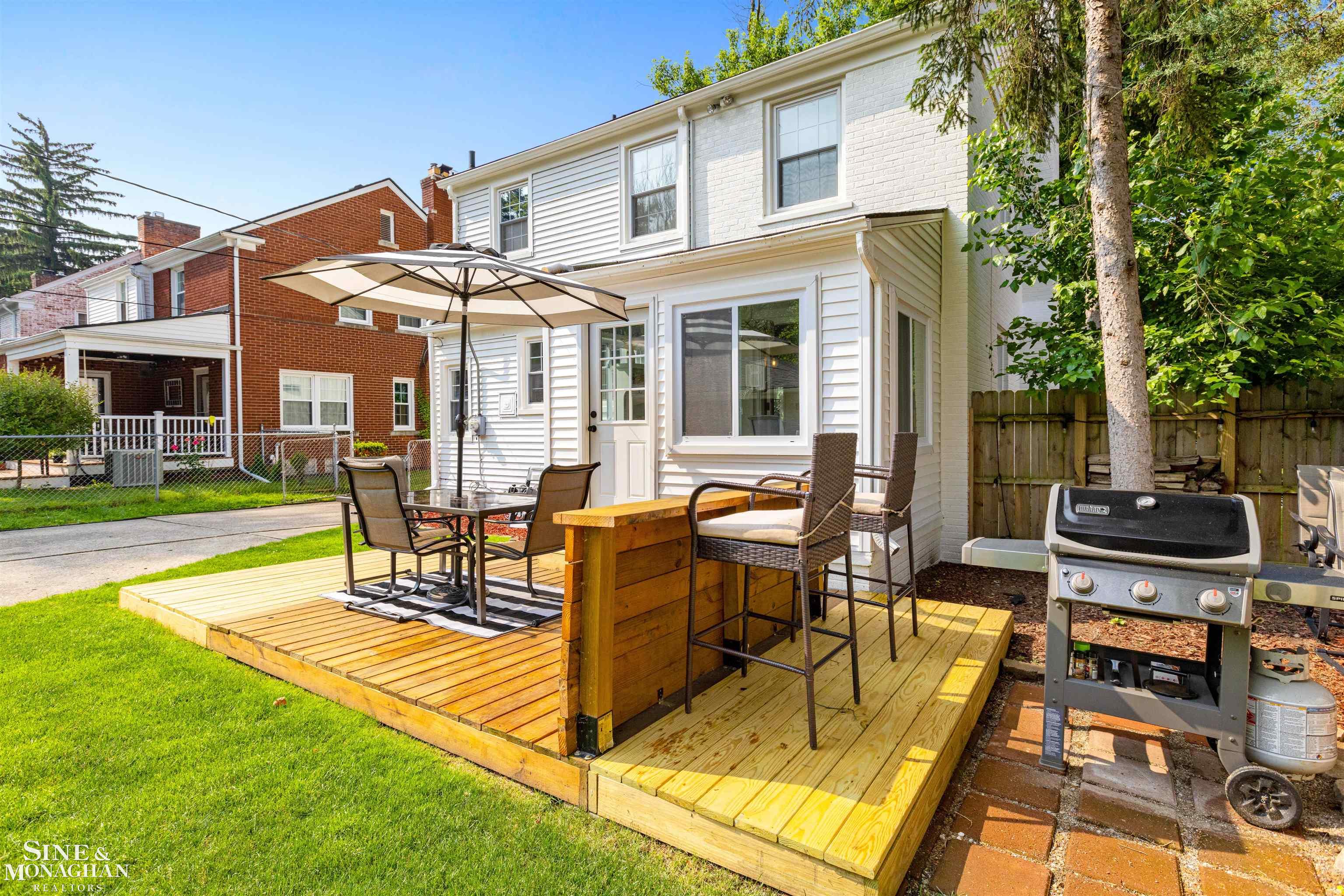 252 Kerby Road Grosse Pointe, MI 48236 - Photo 29 of 40 50146162-d727629f-58de-426c-b01f-6a5bfcaa0aec.JPG