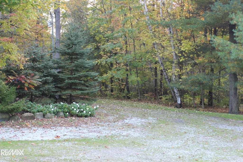 8926 Big Hand Road Columbus, MI 48063 - Photo 17 of 22 31306109-16.JPG