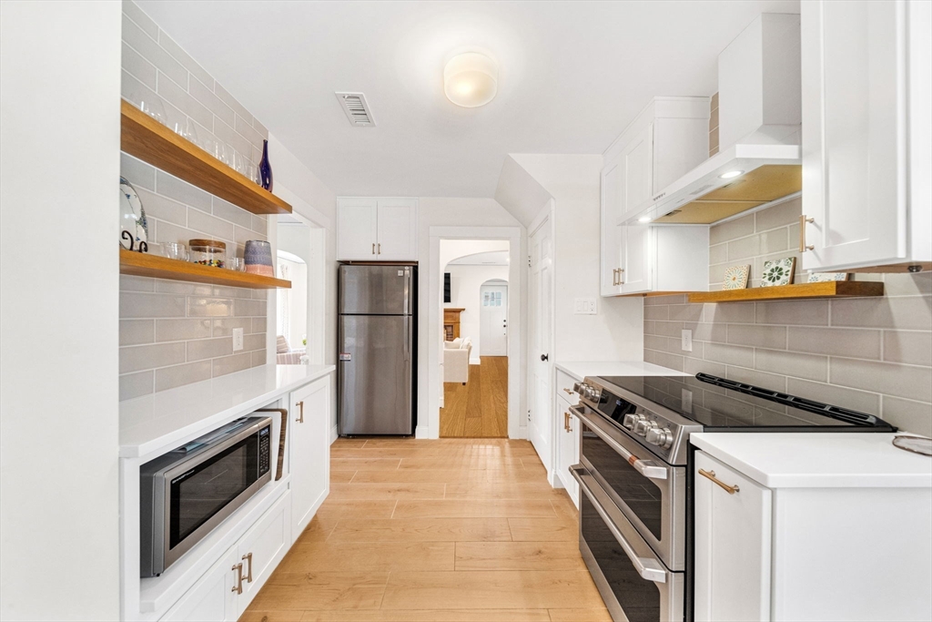 30 Pine Plain Road Wellesley, MA 02481 - Photo 11 of 39