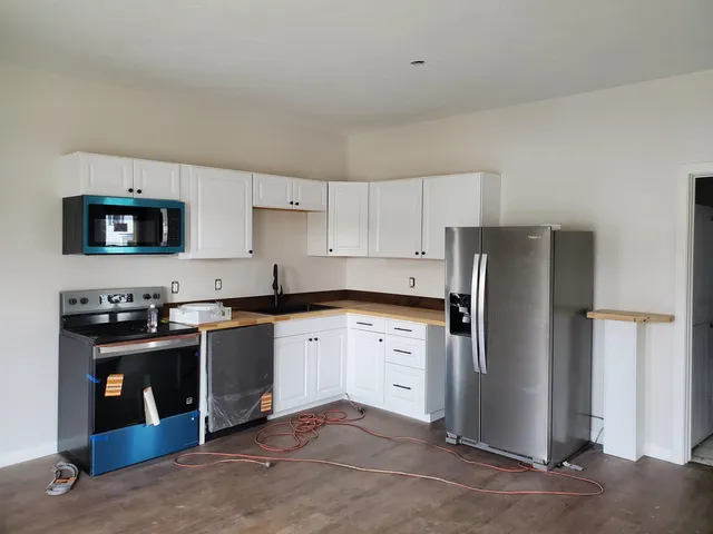 $1,850 | 17 Canaan Street, Unit 1, Canaan, NH 03741