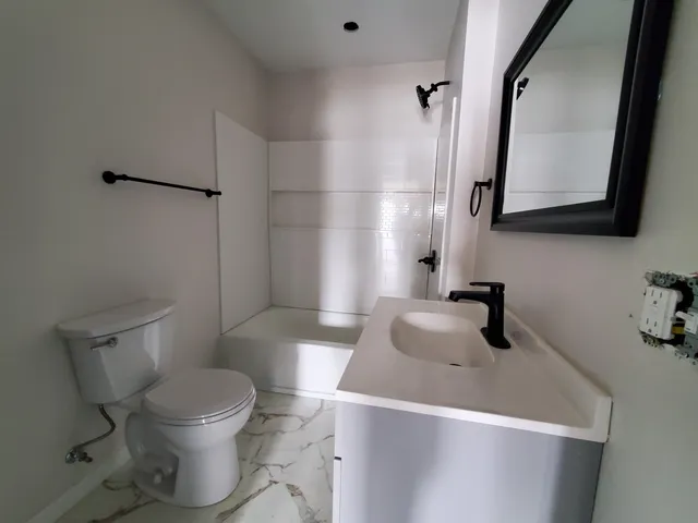 $1,850 | 17 Canaan Street, Unit 1, Canaan, NH 03741