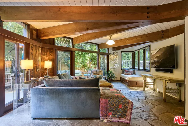 $3,875,000 | 31875 Sea Level Drive, Malibu, CA 90265