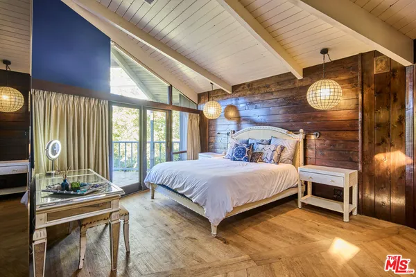 $3,875,000 | 31875 Sea Level Drive, Malibu, CA 90265