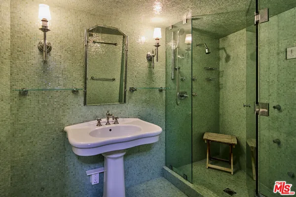 $3,875,000 | 31875 Sea Level Drive, Malibu, CA 90265