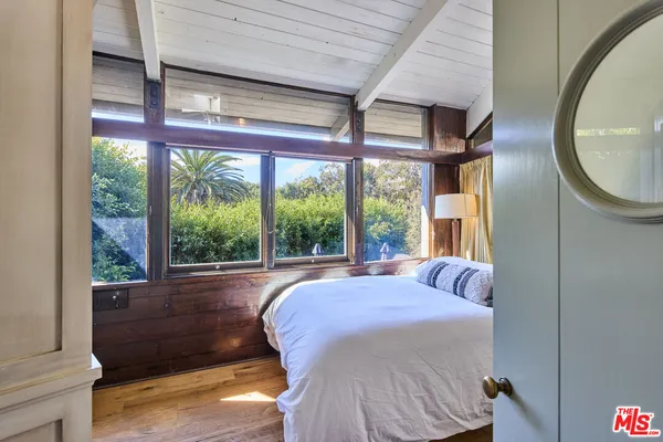 $3,875,000 | 31875 Sea Level Drive, Malibu, CA 90265
