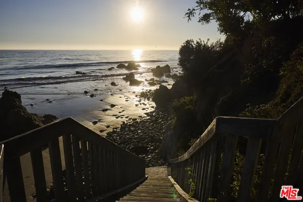 $3,875,000 | 31875 Sea Level Drive, Malibu, CA 90265