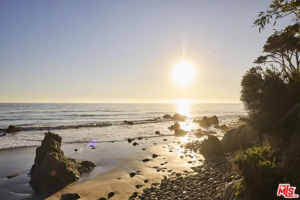 $3,875,000 | 31875 Sea Level Drive, Malibu, CA 90265