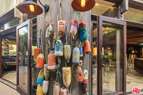 $3,875,000 | 31875 Sea Level Drive, Malibu, CA 90265