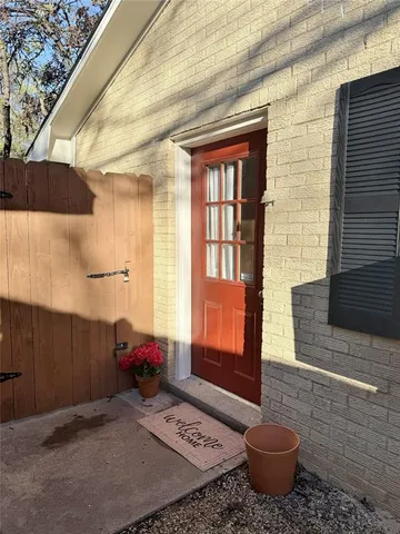 $895 | 210 University Avenue, Unit B, Waxahachie, TX 75165