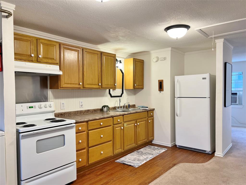 210 University Avenue, Unit B Waxahachie, TX 75165 - Photo 2 of 12