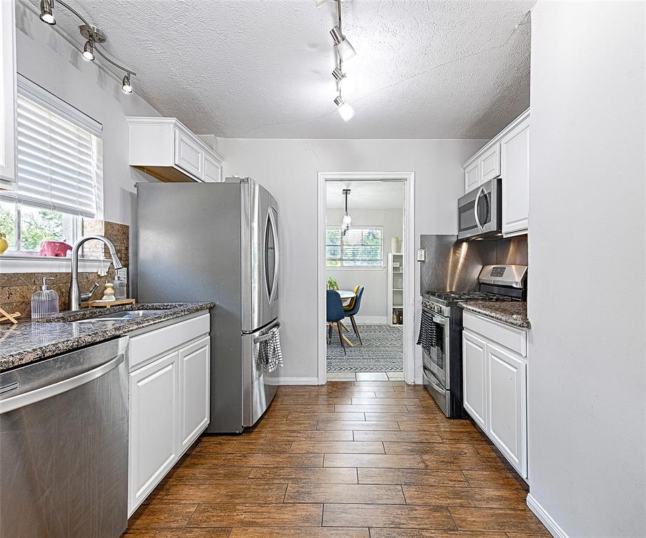 1305 West Grauwyler Road Irving, TX 75061 - Photo 9 of 20