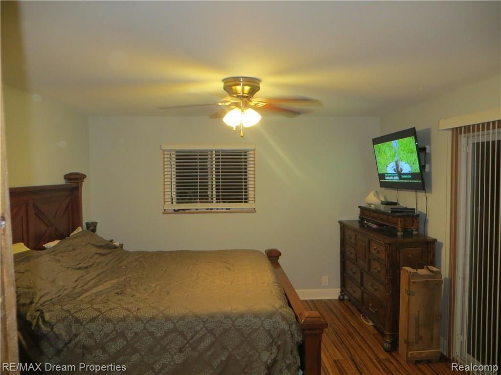 7095 Colonial Way Howell, MI 48855 - Photo 27 of 61 007.JPG