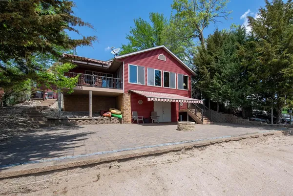 $719,800 | 412 Doran Drive, Madison Lake, MN 56063