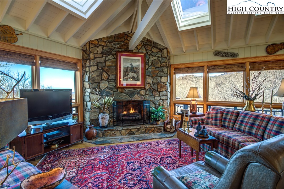 501 Skiview Road Seven Devils, NC 28604 - Photo 2 of 27 Gallery Image 2