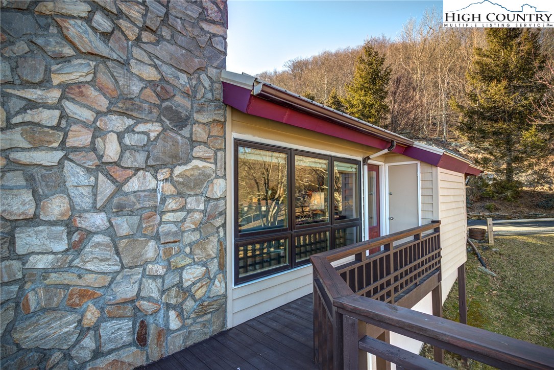 501 Skiview Road Seven Devils, NC 28604 - Photo 26 of 27 Gallery Image 26