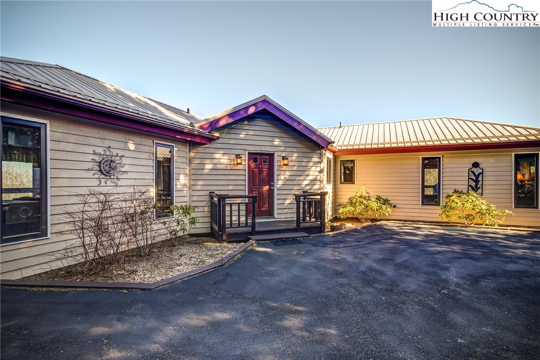 501 Skiview Road Seven Devils, NC 28604 - Photo 7 of 27 Gallery Image 7
