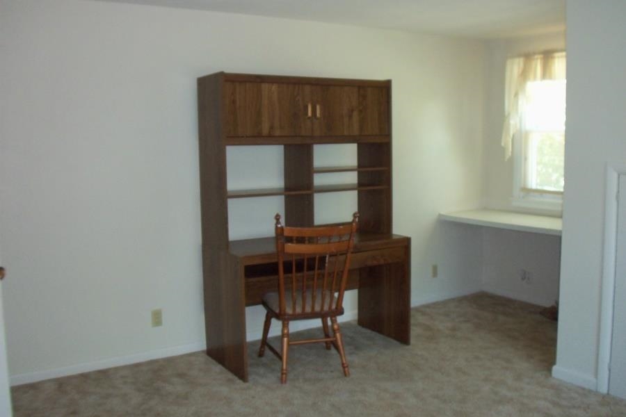 1210 South Prairie Avenue Freeport, IL 61032 - Photo 14 of 22 a view of furniture and window