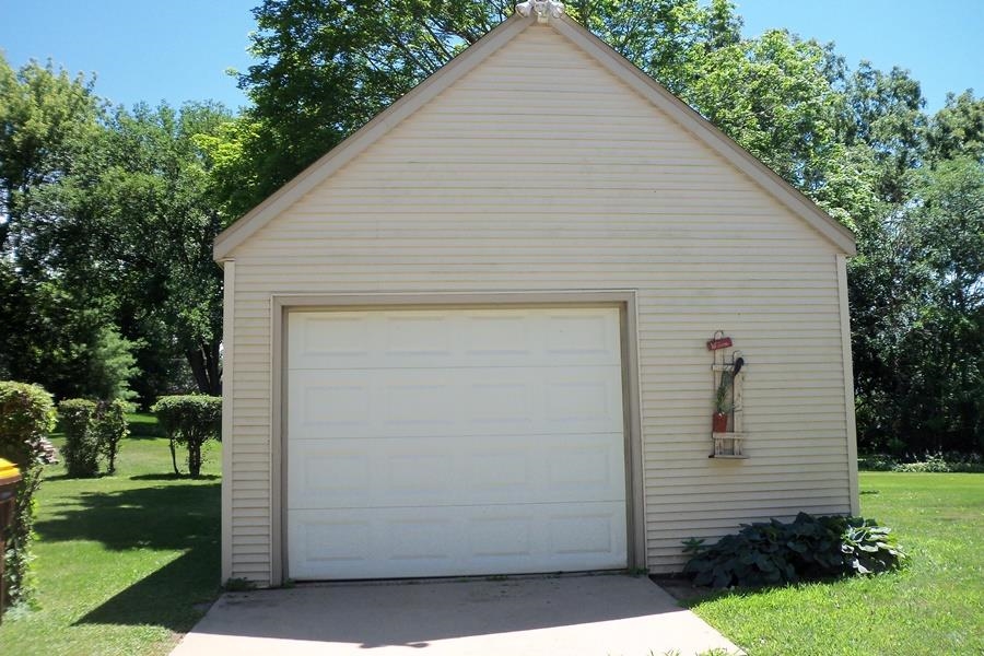 1210 South Prairie Avenue Freeport, IL 61032 - Photo 20 of 22 a view of backyard of house and trees