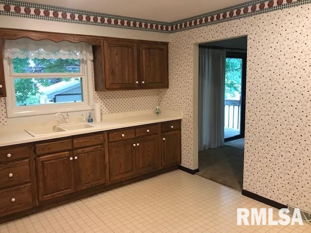 204 Causemaker Drive Atkinson, IL 61235 - Photo 11 of 17 Gallery Image 11
