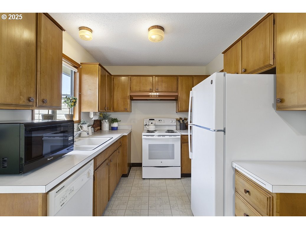 12395 Southeast Main Street Portland, OR 97233 - Photo 16 of 40