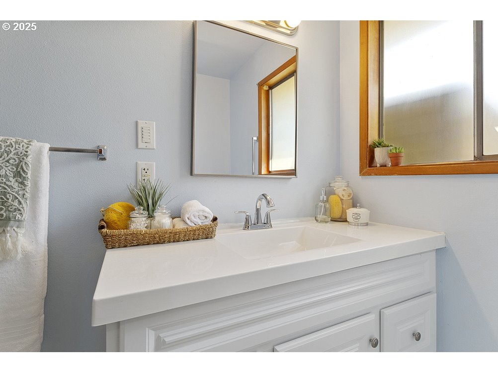 12395 Southeast Main Street Portland, OR 97233 - Photo 22 of 40