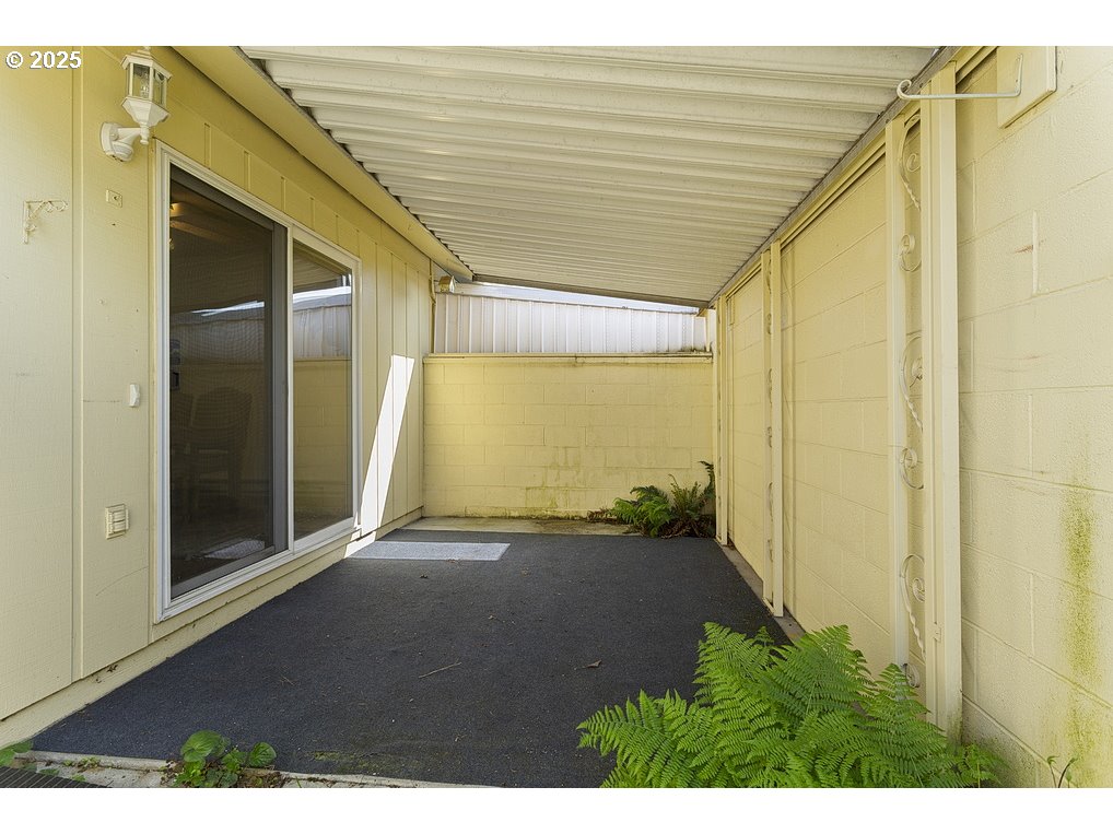 12395 Southeast Main Street Portland, OR 97233 - Photo 32 of 40