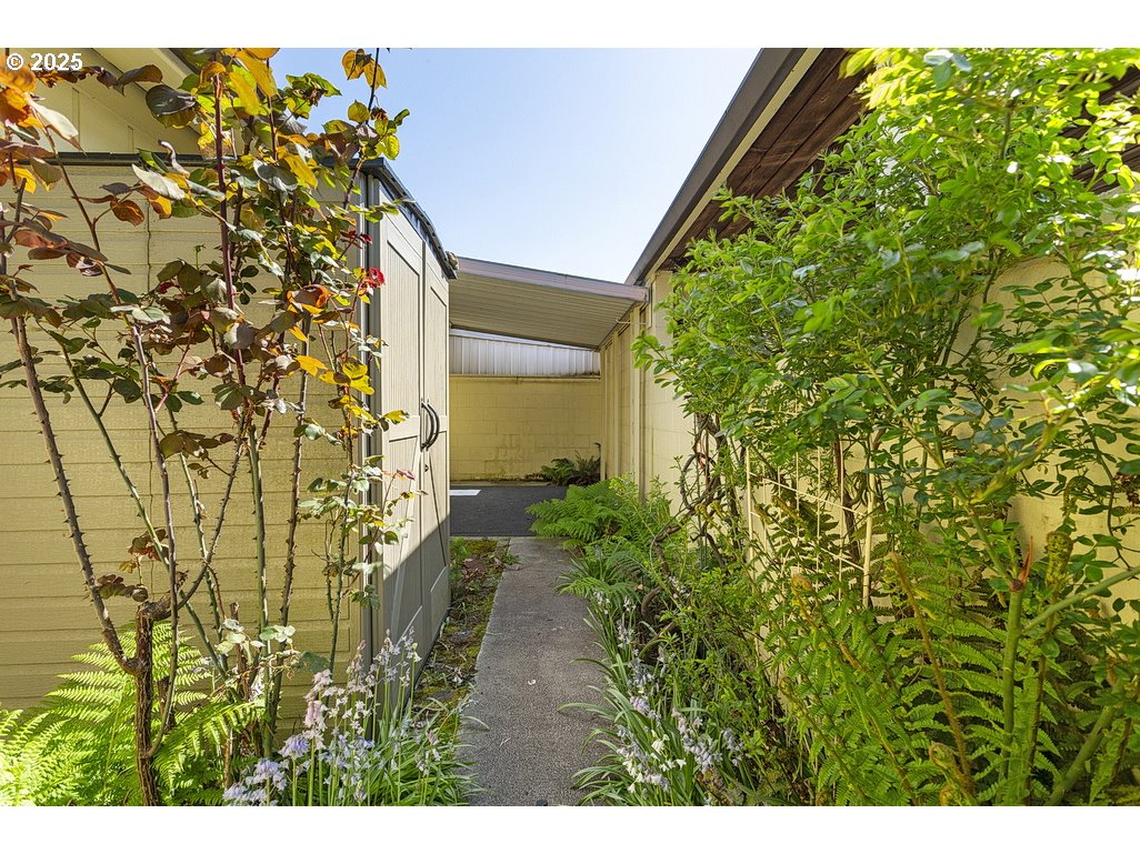 12395 Southeast Main Street Portland, OR 97233 - Photo 33 of 40