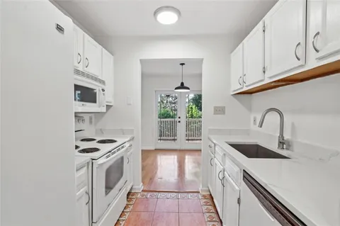 $279,500 | 1750 Clairmont Road, Unit 21, Decatur, GA 30033