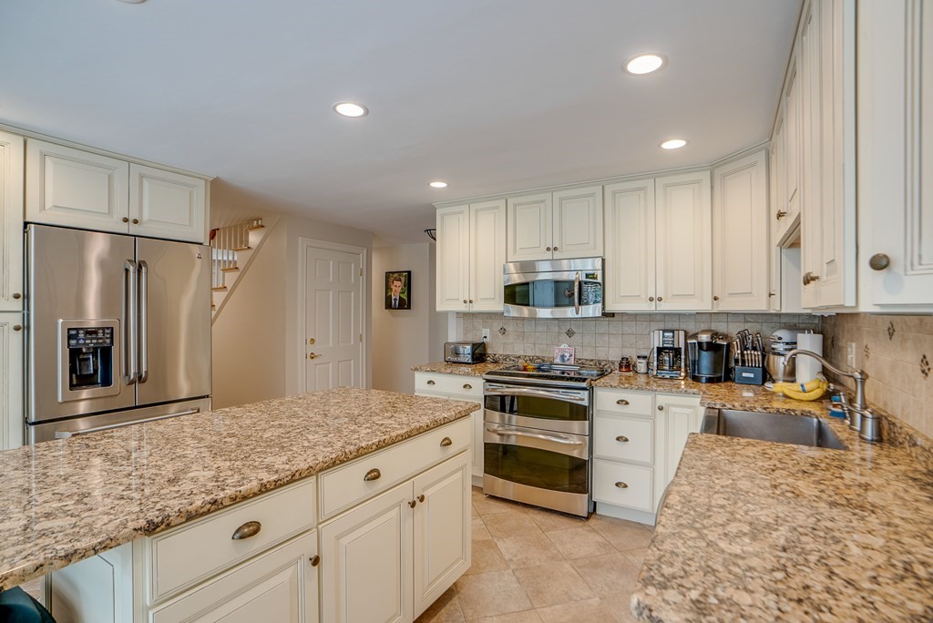 28 Stage Coach Road North Andover, MA 01845 - Photo 18 of 42 Gallery Image 18